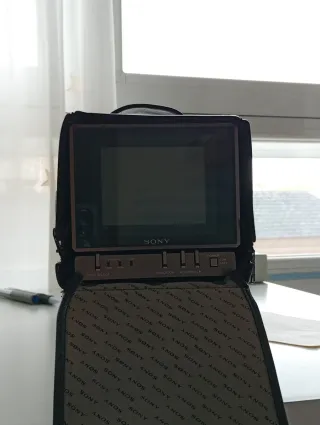 Sony Trinitron KV-4000 TV Portátil