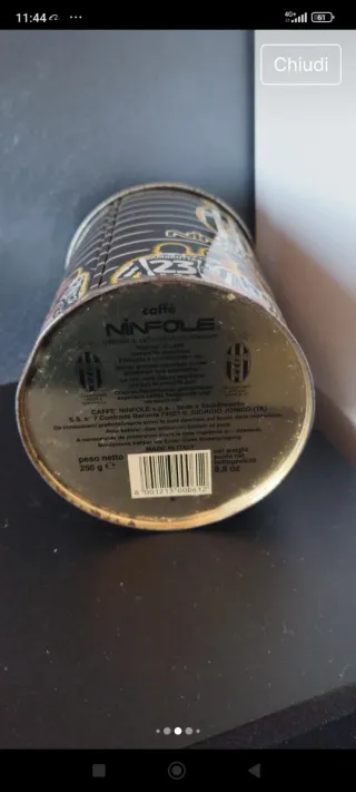 Contenitore in latta dedicato alla Juventus.