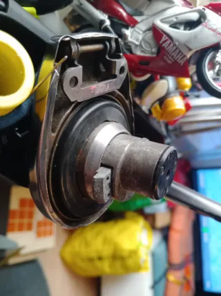 Tapón de gasolina moto Honda CB Two fifty año 2000