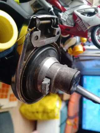 Tapón de gasolina moto Honda CB Two fifty año 2000
