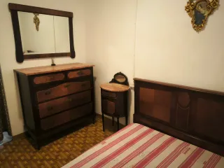 Muebles de habitación antigua