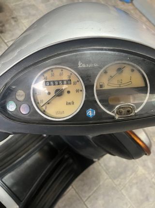 Vespa LX 50 49cc Piaggio Plata