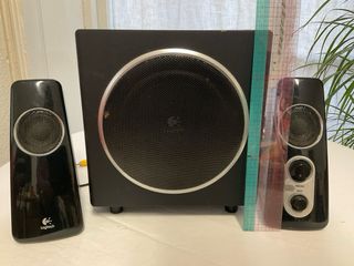 Altavoces Logitech con Subwoofer Negro