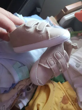 Ropa y zapatos bebé