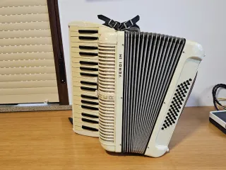 Acordeón Hohner Verdi I M Blanco