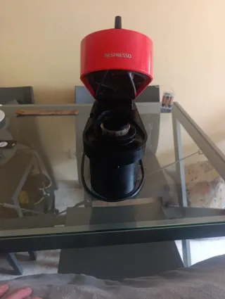 Cafetera Negra y Roja