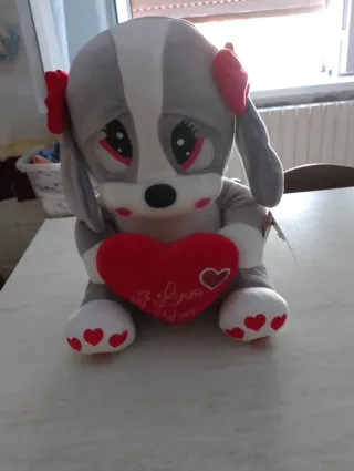 Peluche cane con cuore