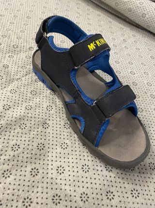 Sandalias niño negras y azules