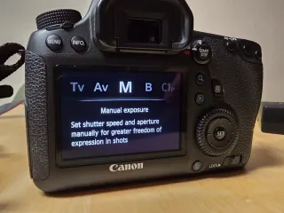 Canon EOS 6D + 2 baterías + objetivo 50mm regalo