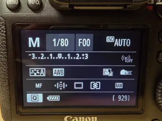 Canon EOS 6D + 2 baterías + objetivo 50mm regalo