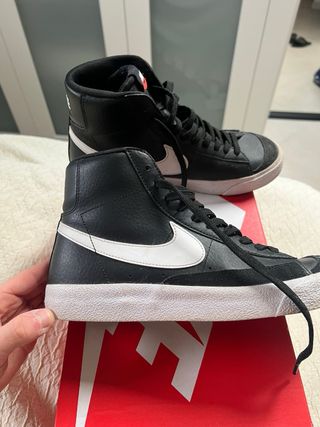 Nike Blazer Mid negras