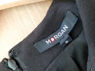 Vestido negro corto Morgan.