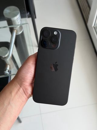 iPhone 16 Pro Max 1TB Negro - Como Nuevo