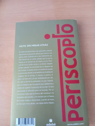 Premio EDEBÉ 2016: HUYE SIN MIRAR ATRÁS (Spanis...