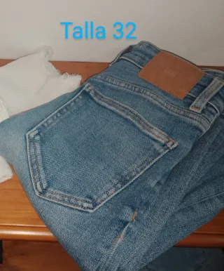 Vaqueros Stradivarius Talla 32 Niña