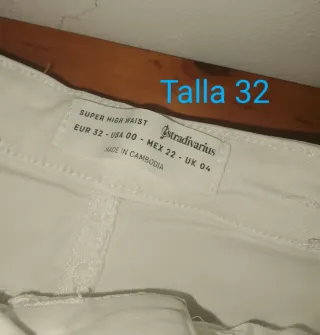 Vaqueros Stradivarius Talla 32 Niña