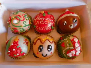 Chocobombas, chocolate relleno de Cacao y Nubes.