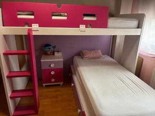 Cama tren con mesita de noche