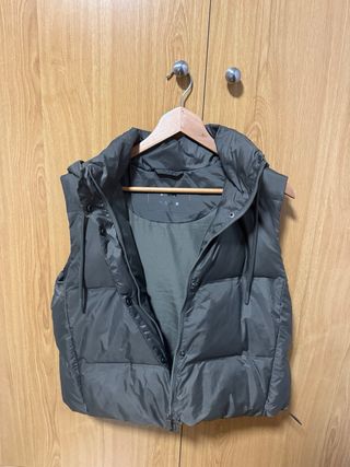 Chaleco acolchado verde oliva Zara