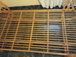 Cama de mimbre individual, 90x190cm.