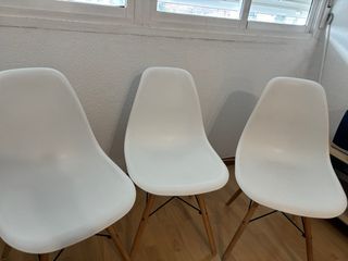 Sillas Nórdicas Blancas y Marrón