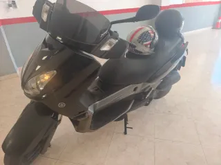 Yamaha Xmax 125 Scooter