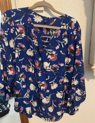 Blusa Apt. 9 floral azul talla XL