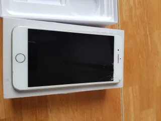 Telefono móvil iPhone 8 plus para piezas.