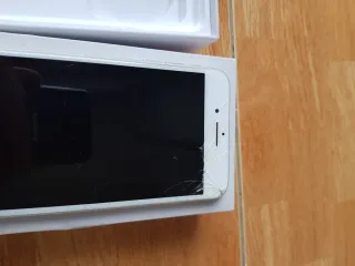 Telefono móvil iPhone 8 plus para piezas.