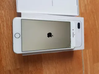 Telefono móvil iPhone 8 plus para piezas.