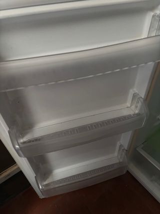Nevera y congelador blanco