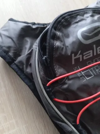 Mochila Trail Running Kalenji Negra y Roja