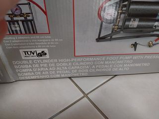 Bomba de ar pedal duplo com manómetro