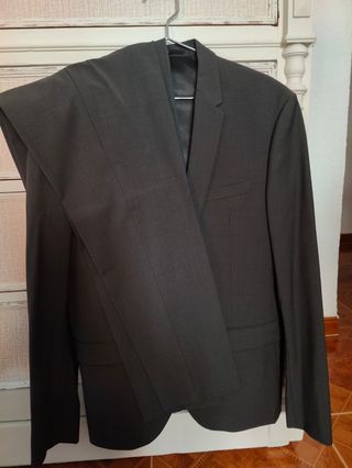 Traje de hombre Zara gris
