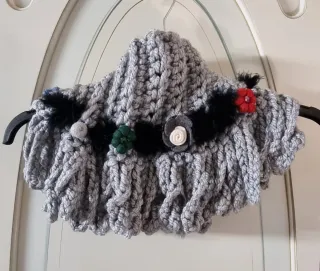 Scaldacollo fatto a mano con fiori