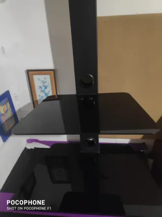 Soporte TV con estantes negro