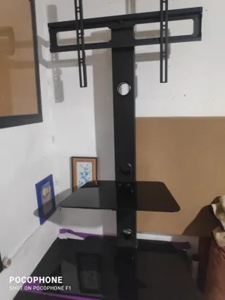 Soporte TV con estantes negro