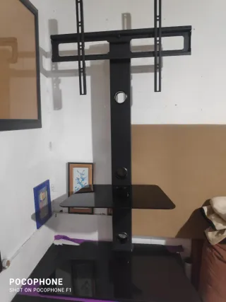 Soporte TV con estantes negro