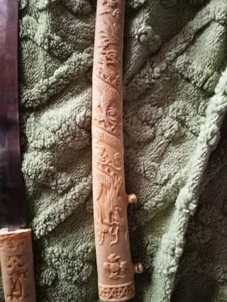 Katana decorativa con funda