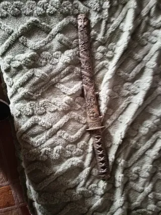 Katana decorativa con funda