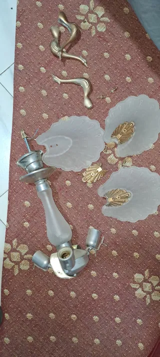 Lámpara colgante antigua de cristal y metal