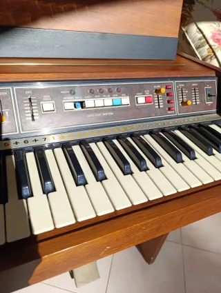 Piano Electrónico Hammond Organ Modelo Sounder III