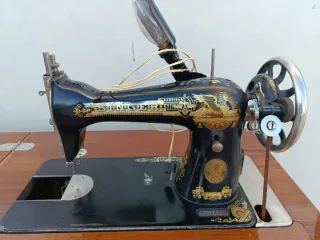 Máquina de coser Singer antigua