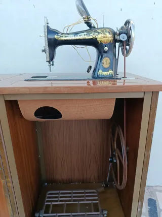 Máquina de coser Singer antigua