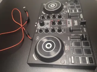 Mesa de Mezclas DJ Hercules Impulse 200