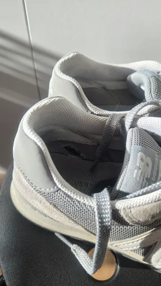 Sapatilhas New Balance bege/cinza