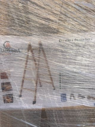 Escalera de tijera de madera