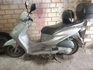 Scooter Plata Honda Dylan 125