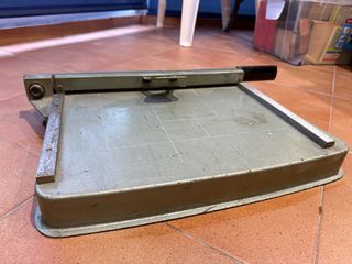 Cortadora de papel metálica