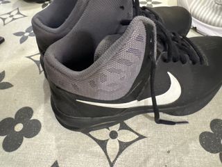 Zapatillas Nike Negras y Grises Talla...